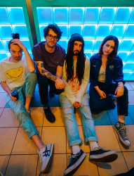 photos/Hi Mum_01_2025_credits Hi Mum.JPG